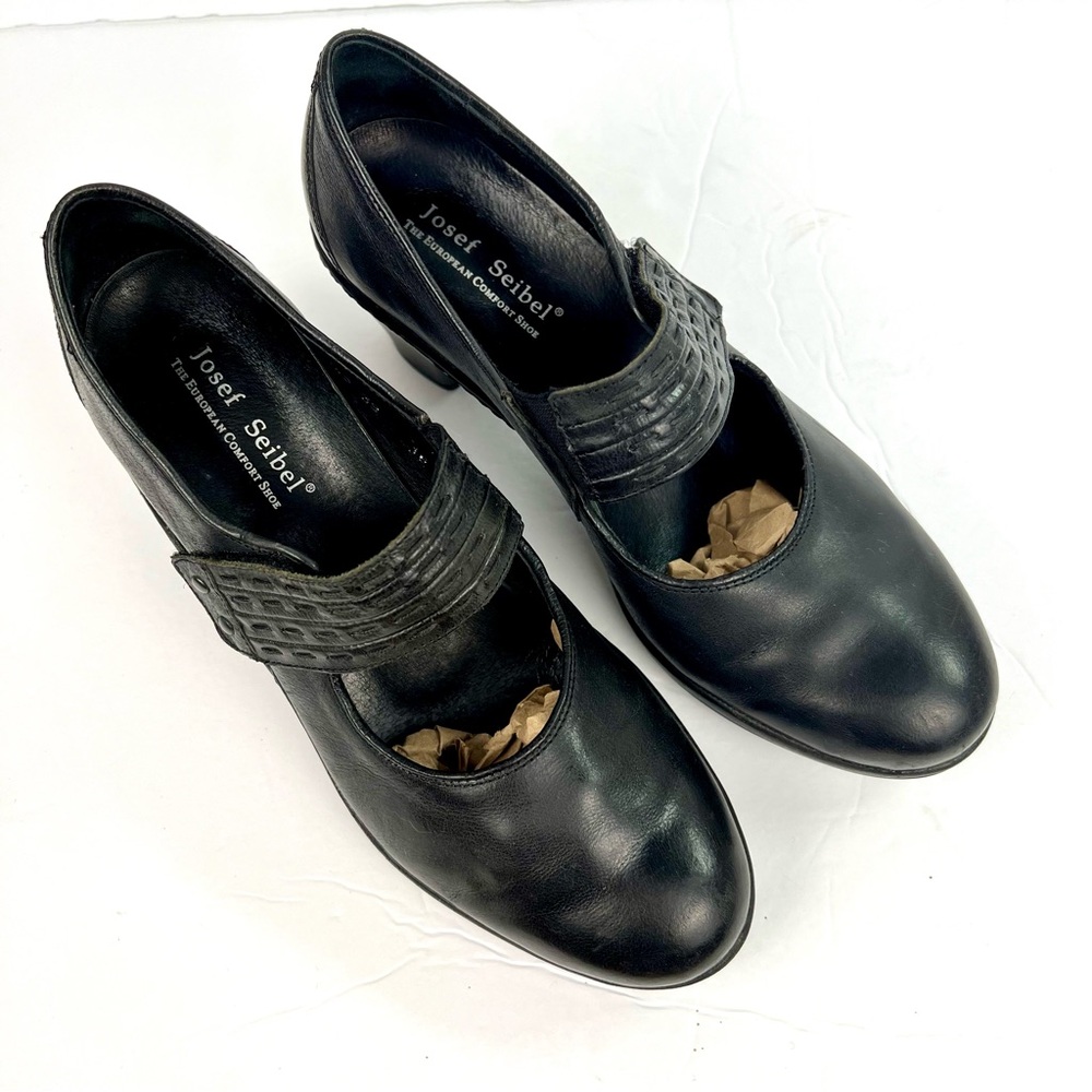 Josef Siebel Vivien Mary Jane Textured Strap Leather Pumps size 39/8.0 Black